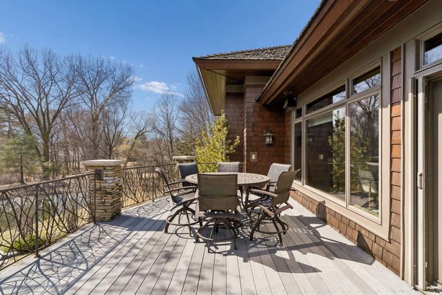 700 Hidden Creek Trail, Mendota Heights, MN 55118