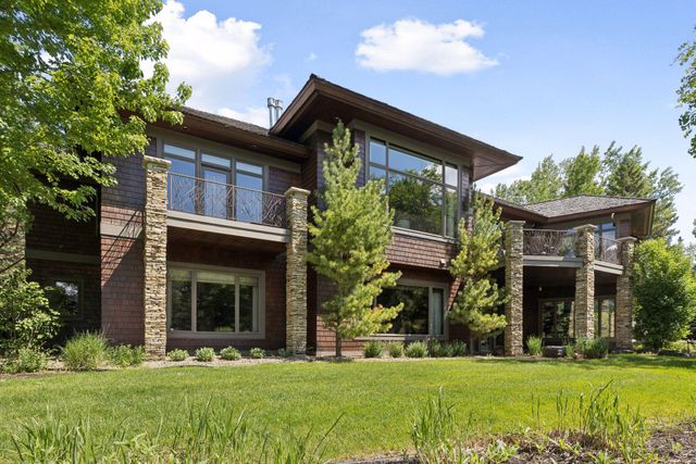 700 Hidden Creek Trail, Mendota Heights, MN 55118