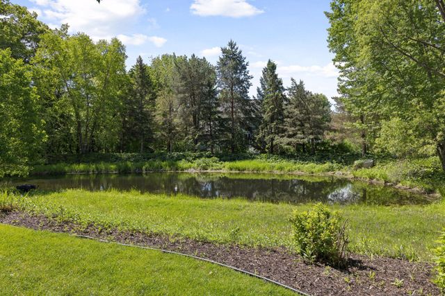 700 Hidden Creek Trail, Mendota Heights, MN 55118