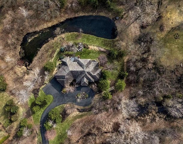 700 Hidden Creek Trail, Mendota Heights, MN 55118