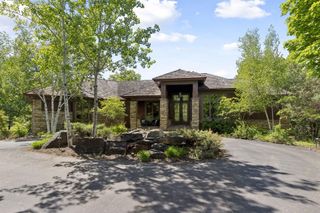 700 Hidden Creek Trail, Mendota Heights, MN 55118