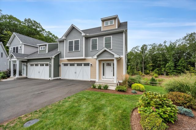 40 Newbury Court 40, North Haven, CT 06473