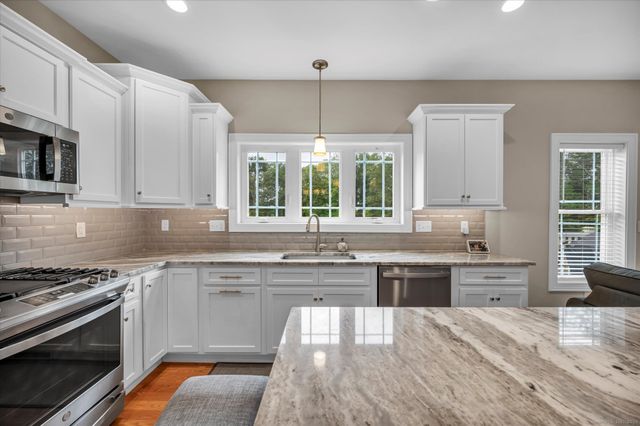 40 Newbury Court 40, North Haven, CT 06473