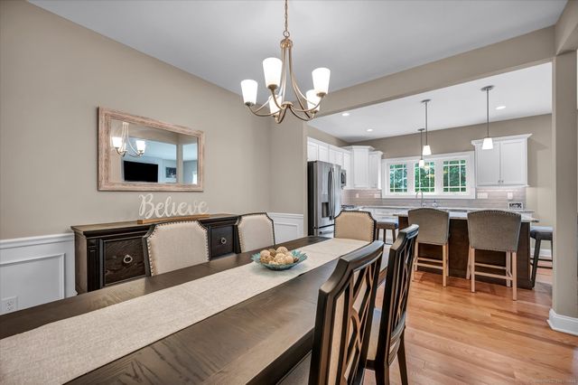 40 Newbury Court 40, North Haven, CT 06473