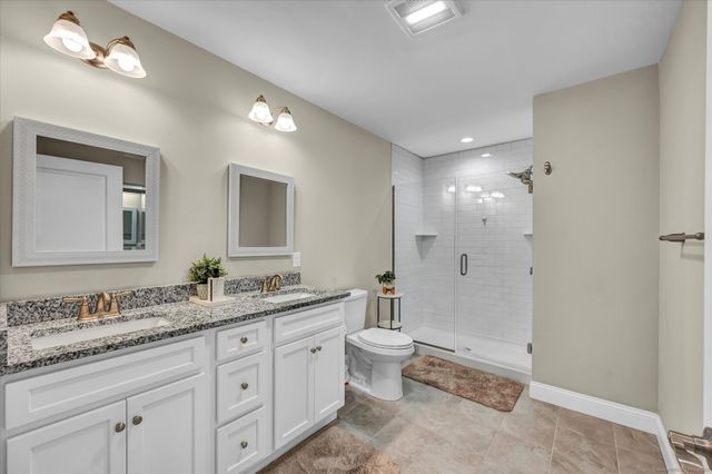 40 Newbury Court 40, North Haven, CT 06473