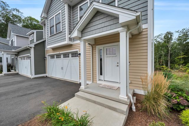 40 Newbury Court 40, North Haven, CT 06473
