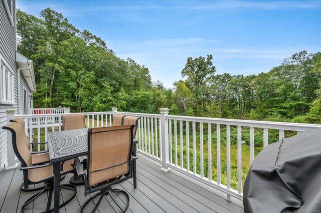 40 Newbury Court 40, North Haven, CT 06473