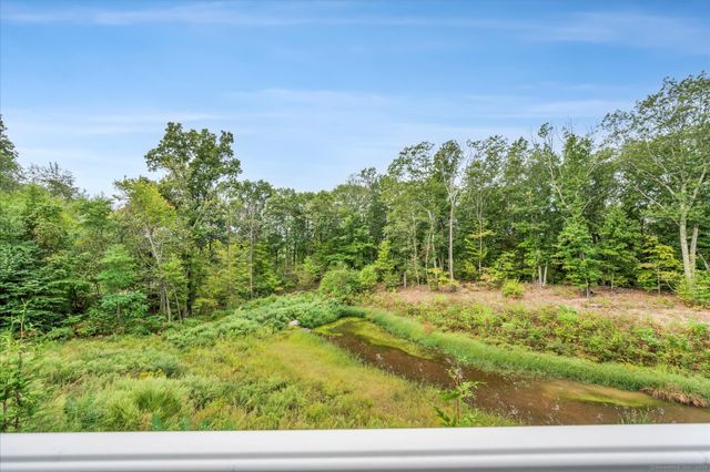 40 Newbury Court 40, North Haven, CT 06473