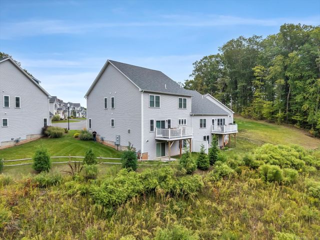 40 Newbury Court 40, North Haven, CT 06473
