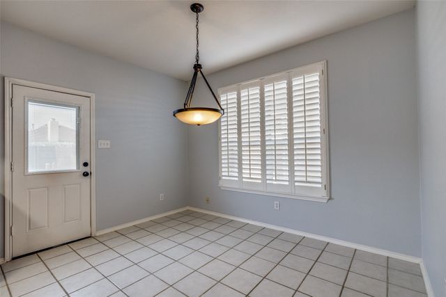 1011 Stonebrook Drive, Grand Prairie, TX 75052
