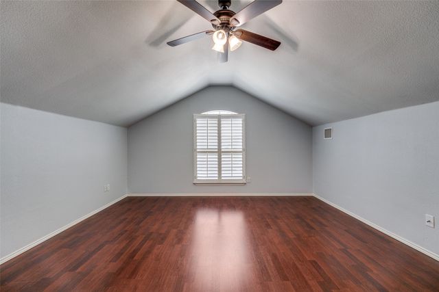 1011 Stonebrook Drive, Grand Prairie, TX 75052