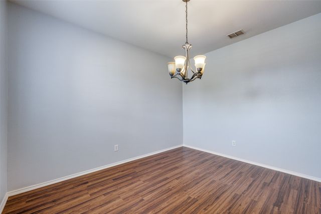 1011 Stonebrook Drive, Grand Prairie, TX 75052