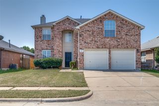 1011 Stonebrook Drive, Grand Prairie, TX 75052