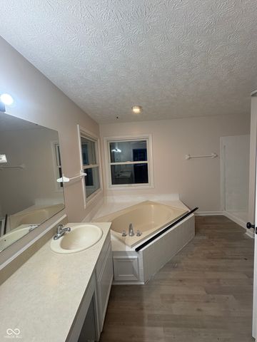7630 Lippincott Way, Indianapolis, IN 46268