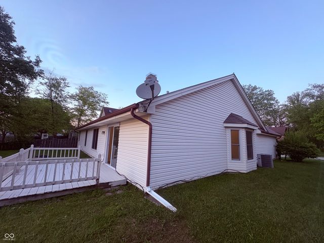 7630 Lippincott Way, Indianapolis, IN 46268