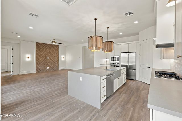 7331 W LISBON Lane, Peoria, AZ 85381