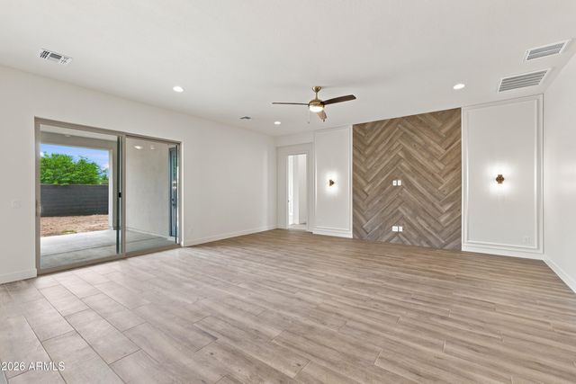 7331 W LISBON Lane, Peoria, AZ 85381