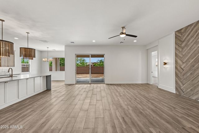 7331 W LISBON Lane, Peoria, AZ 85381