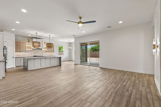 7331 W LISBON Lane, Peoria, AZ 85381