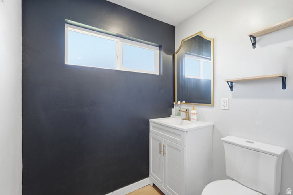 Image 13 of property listing at 2500 N FORT LN #220, Layton, UT 84041