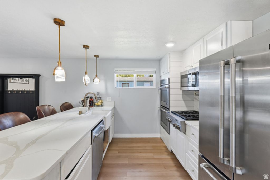 Image 5 of property listing at 2500 N FORT LN #220, Layton, UT 84041