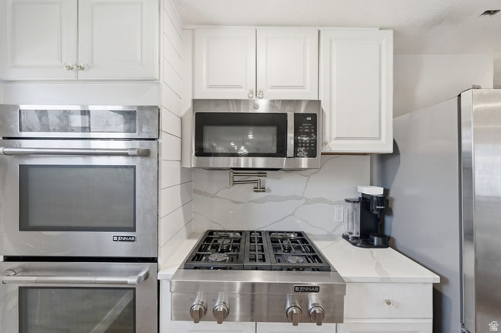 Image 6 of property listing at 2500 N FORT LN #220, Layton, UT 84041