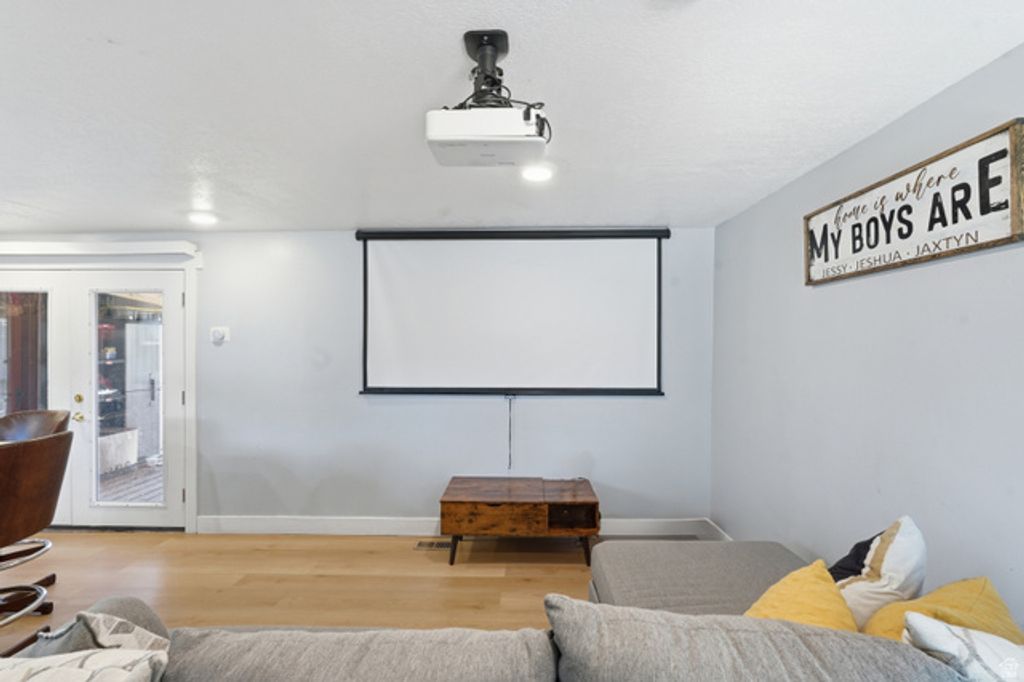 Image 8 of property listing at 2500 N FORT LN #220, Layton, UT 84041