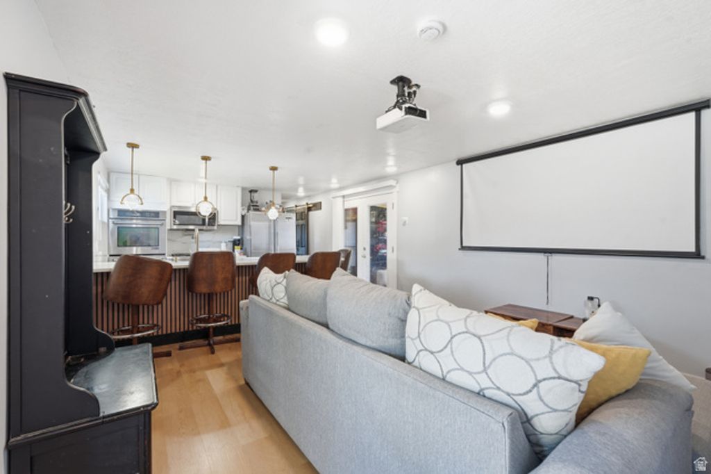 Image 9 of property listing at 2500 N FORT LN #220, Layton, UT 84041