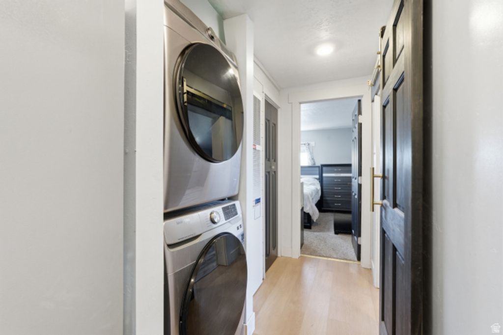 Image 10 of property listing at 2500 N FORT LN #220, Layton, UT 84041