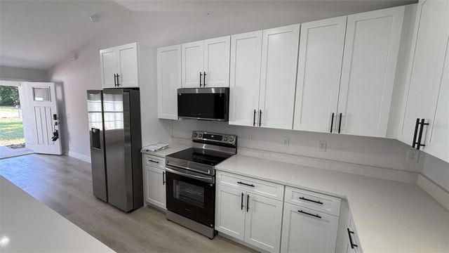 102 MALAUKA TRAIL, Ocklawaha, FL 32179