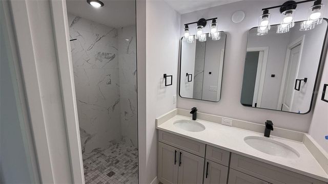 102 MALAUKA TRAIL, Ocklawaha, FL 32179