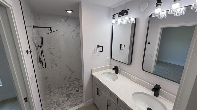 102 MALAUKA TRAIL, Ocklawaha, FL 32179