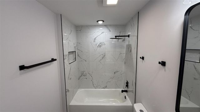 102 MALAUKA TRAIL, Ocklawaha, FL 32179