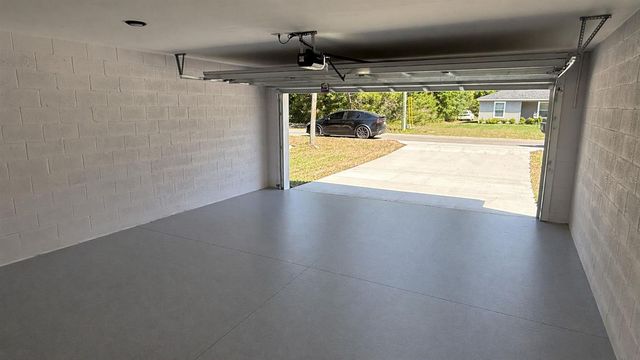 102 MALAUKA TRAIL, Ocklawaha, FL 32179