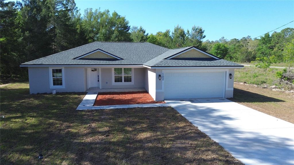 102 MALAUKA TRAIL, Ocklawaha, FL 32179