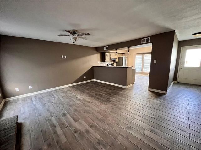 7252 The Mansions Dr, Corpus Christi, TX 78414