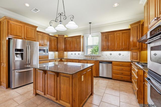 12119 Lake Estates Ave, Baton Rouge, LA 70810