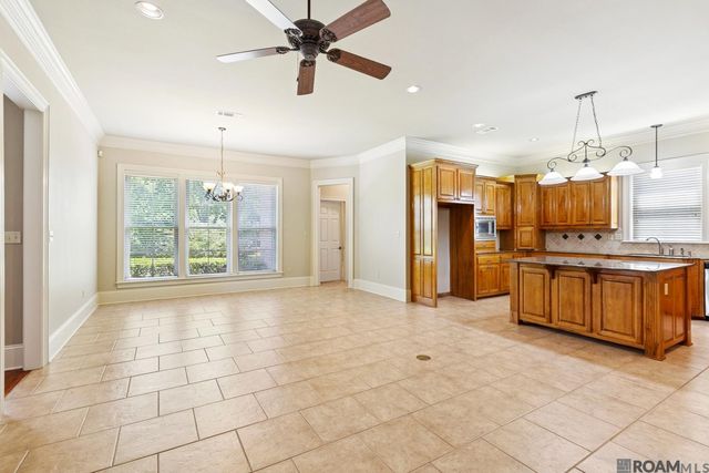 12119 Lake Estates Ave, Baton Rouge, LA 70810