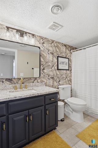 4400 S Key Ave Avenue, Sioux Falls, SD 57106