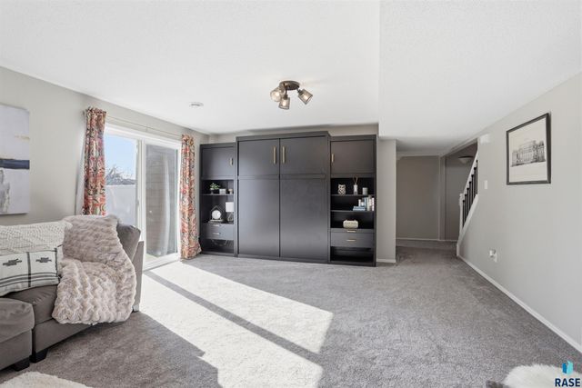 4400 S Key Ave Avenue, Sioux Falls, SD 57106