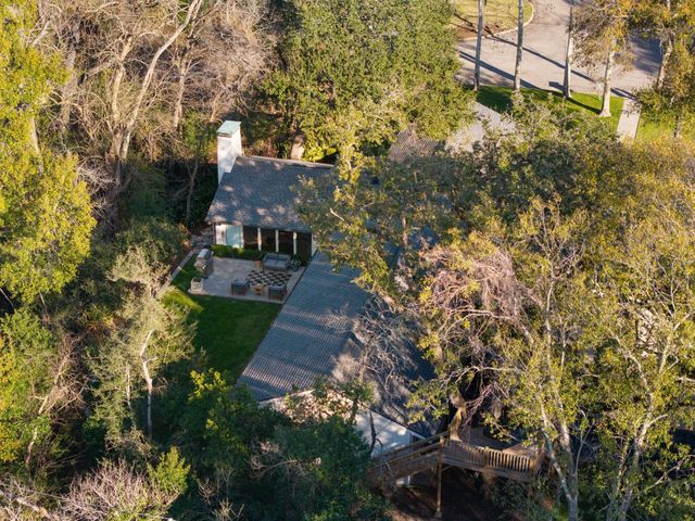 7702 Woodway Drive, Houston, TX 77063