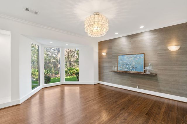 7702 Woodway Drive, Houston, TX 77063