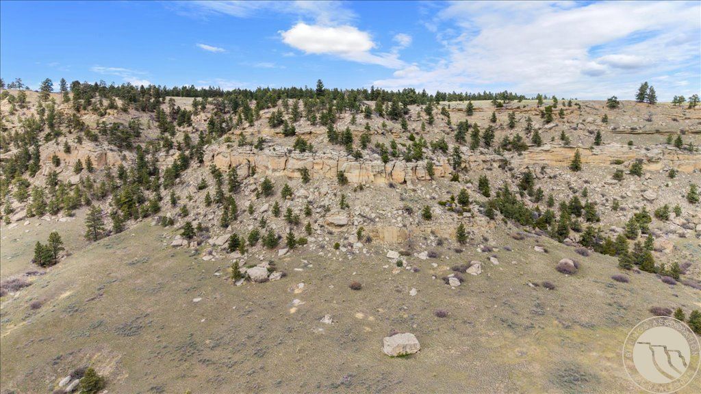 8925 Picnic Rock Trail, Billings, MT 59106 photo 4
