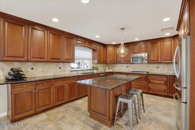 159 Oakland Mills Road, Manalapan, NJ 07726