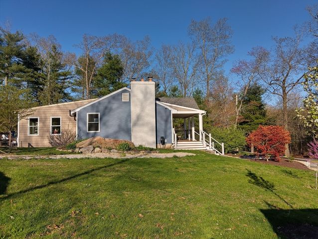 390 Read St, Seekonk, MA 02771