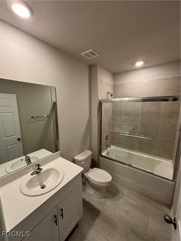 20461 Camino Torcido LOOP, North Fort Myers, FL 33917