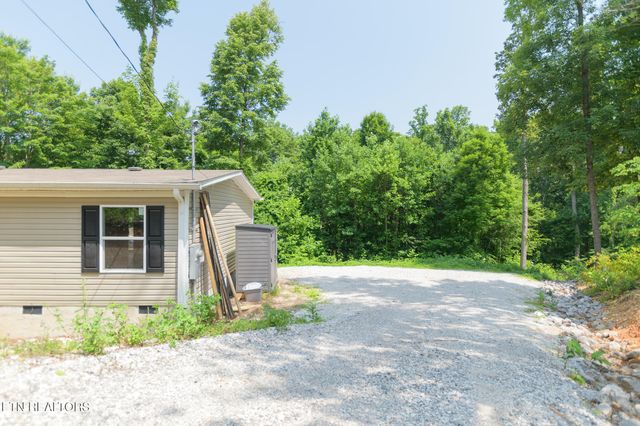 297 Wells Rd, Powell, TN 37849