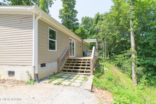 297 Wells Rd, Powell, TN 37849