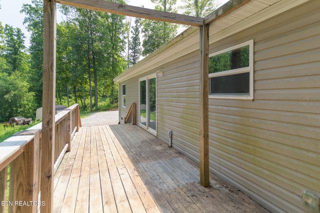 297 Wells Rd, Powell, TN 37849