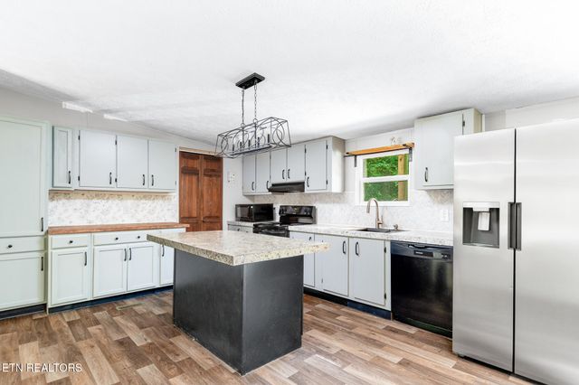 297 Wells Rd, Powell, TN 37849